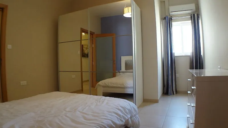 Eri Apartments E378 location